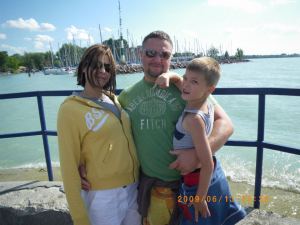 377326_264248150300272_551486733_n